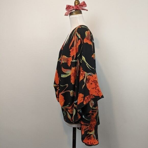 ANTHROPOLOGIE KIMONO BLACK RED FLORAL FLOWY CAPE ONE SIZE - Picture 4 of 5